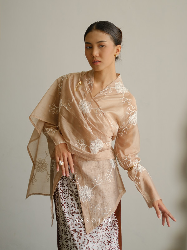 Riuh Kebaya Panjang - Foto 3
